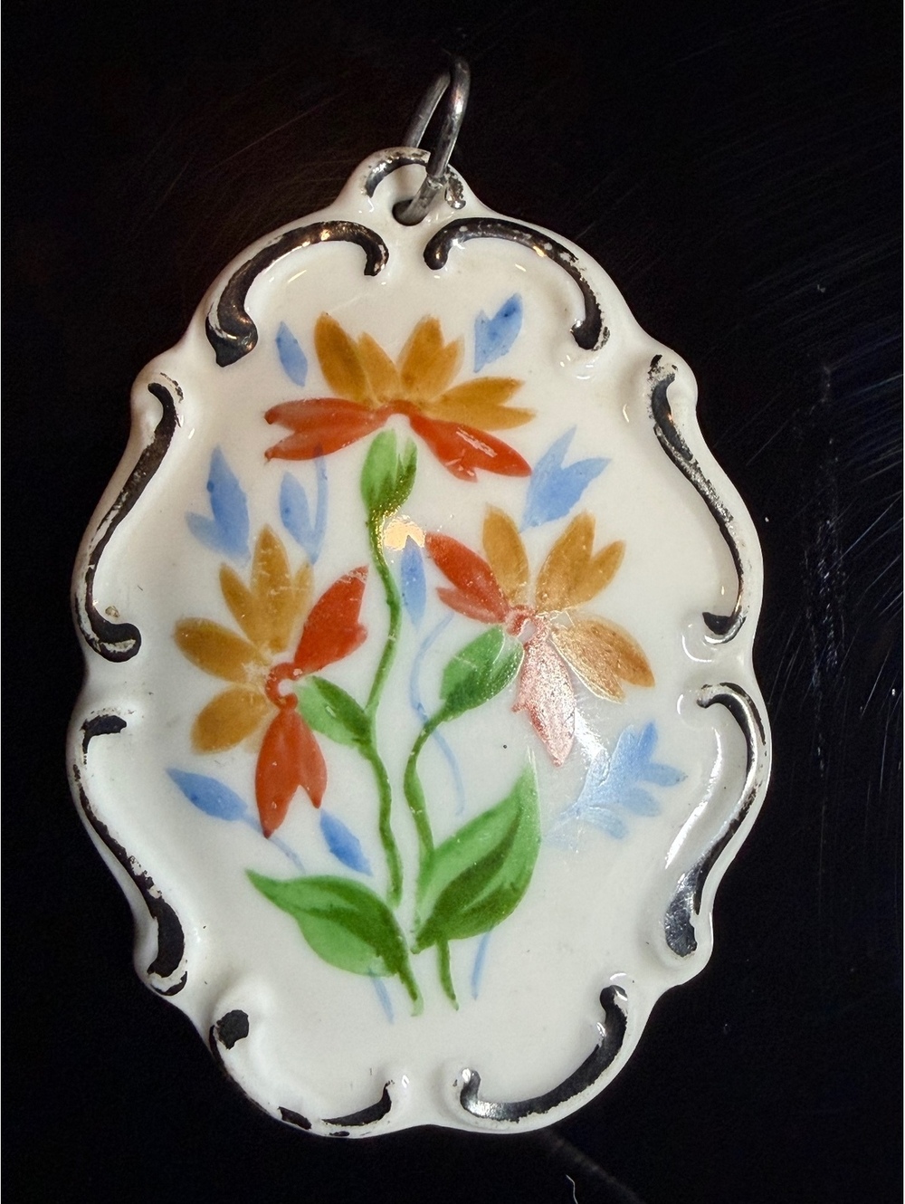 Wunsiedel Bavaria porcelain floral pendant